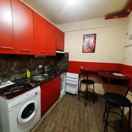 Midnight Cats' Apartment In Rynok Square Світло Є Завжди! Lwów Zewnętrze zdjęcie