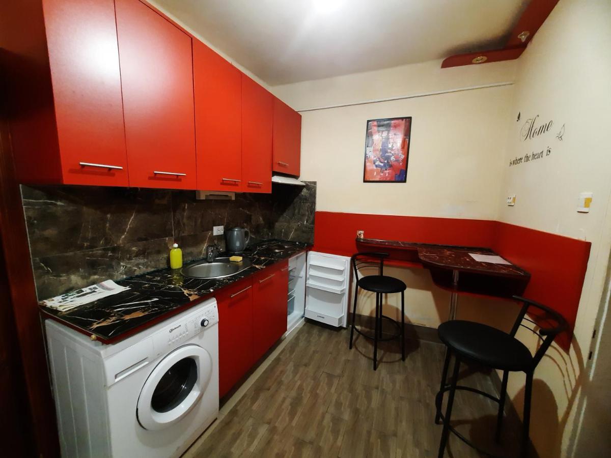 Midnight Cats' Apartment In Rynok Square Світло Є Завжди! Lwów Zewnętrze zdjęcie