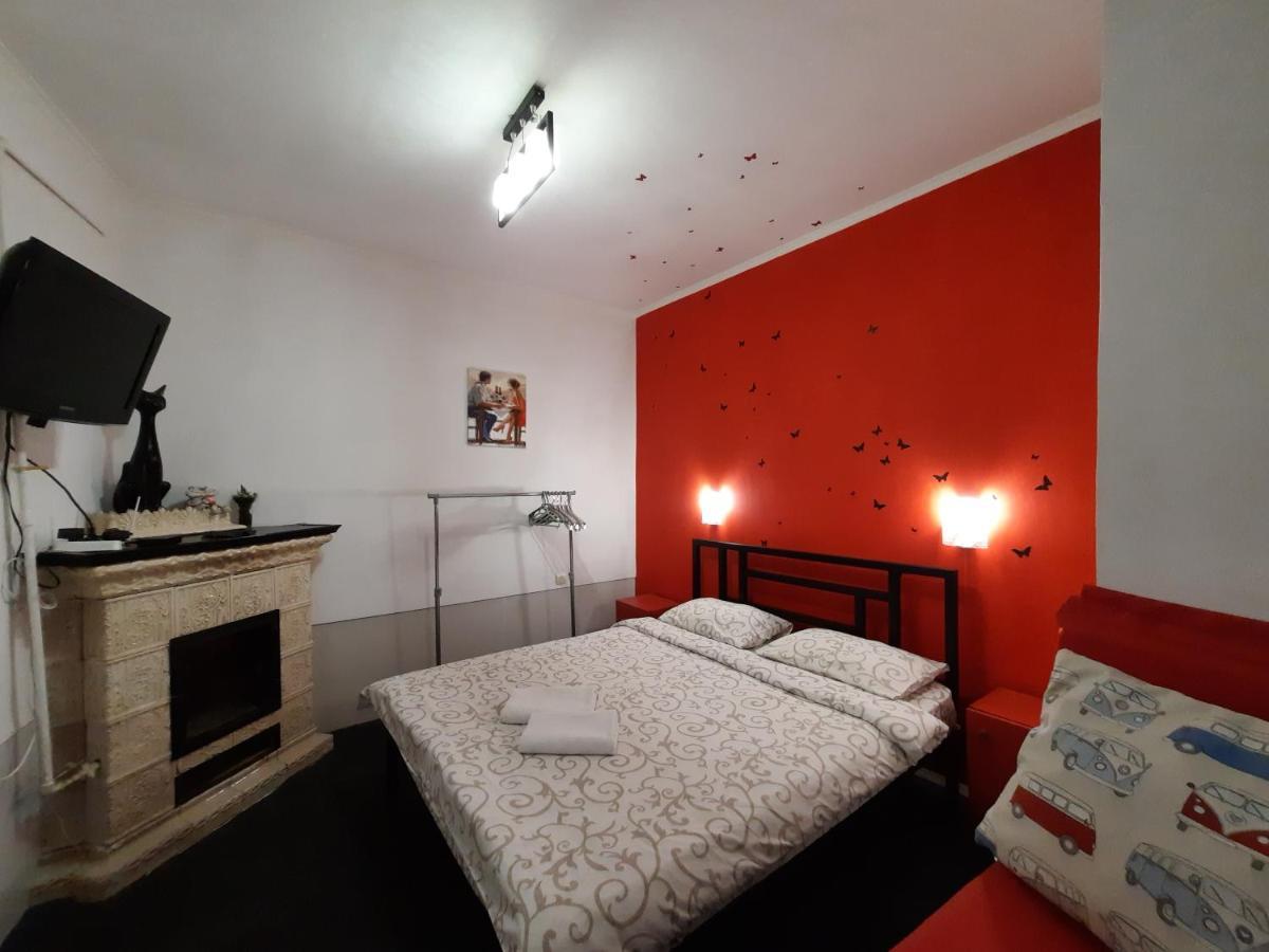 Midnight Cats' Apartment In Rynok Square Світло Є Завжди! Lwów Zewnętrze zdjęcie